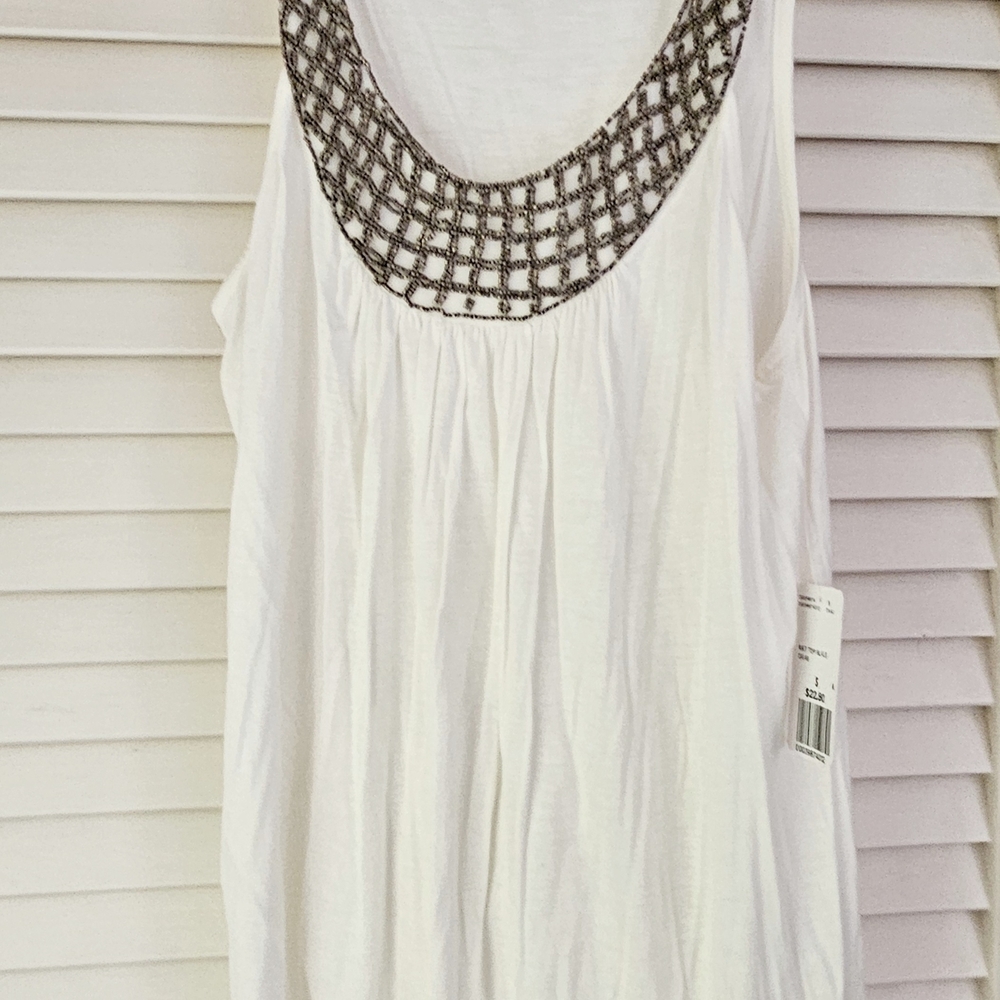 Forever 21 White Top with Black Accents